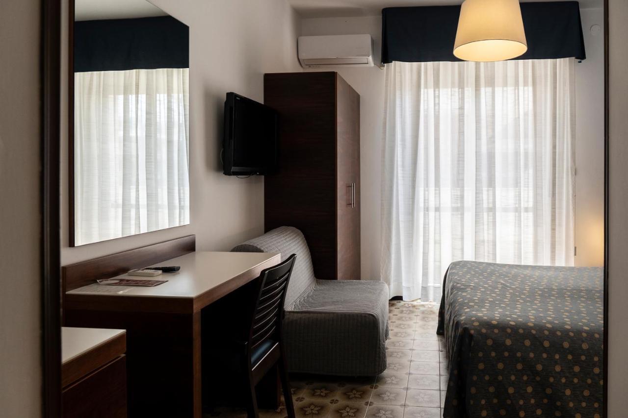 Hotel Mare Blu Francavilla Al Mare Exterior foto